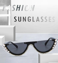 Load image into Gallery viewer, Diamond Cat Eye Sunglasses